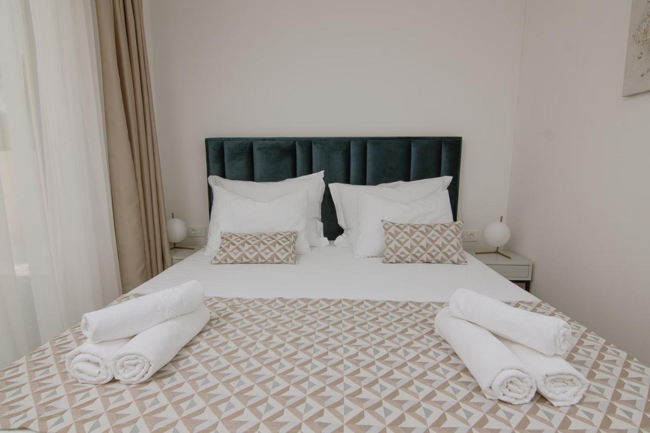 Apartments Adriatic Pearl Трогір Екстер'єр фото