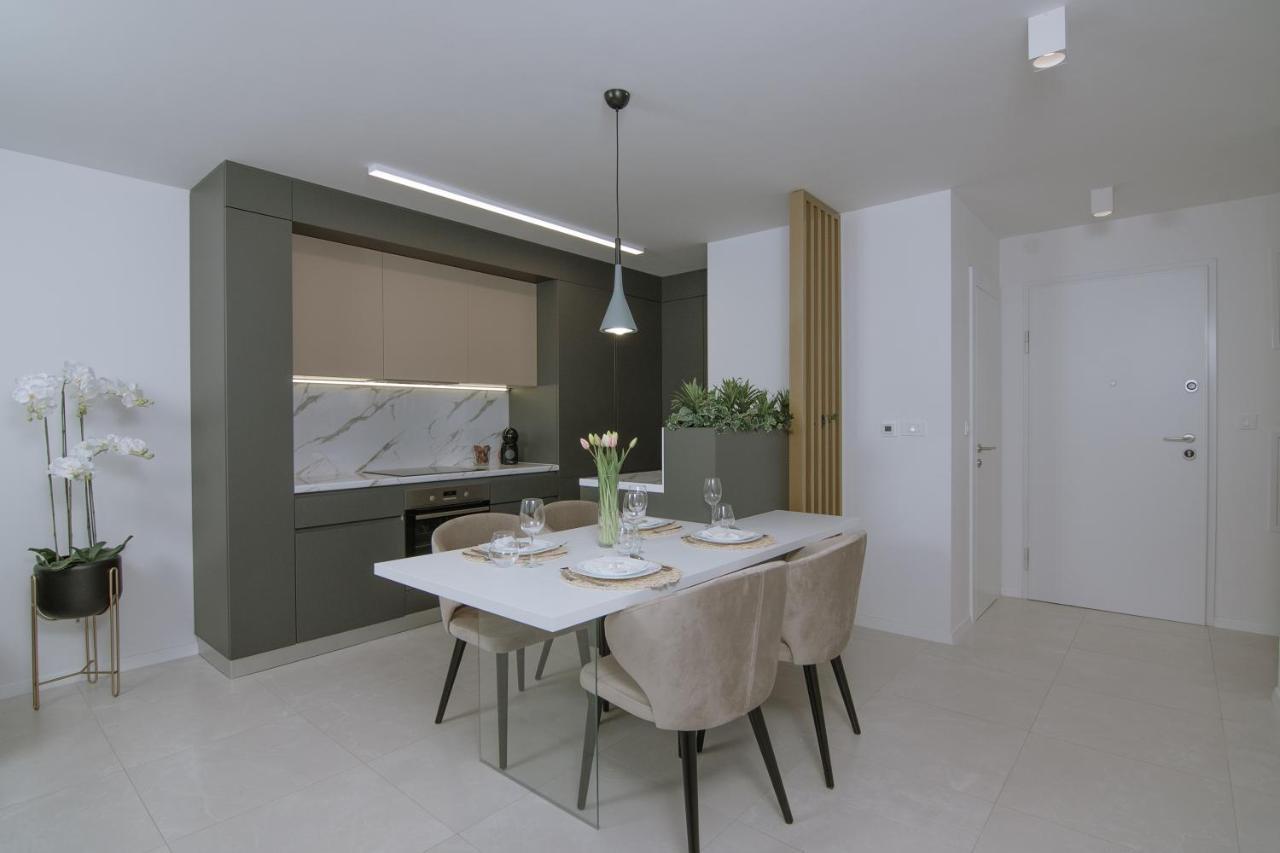Apartments Adriatic Pearl Трогір Екстер'єр фото