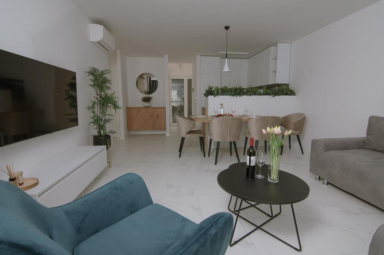 Apartments Adriatic Pearl Трогір Екстер'єр фото