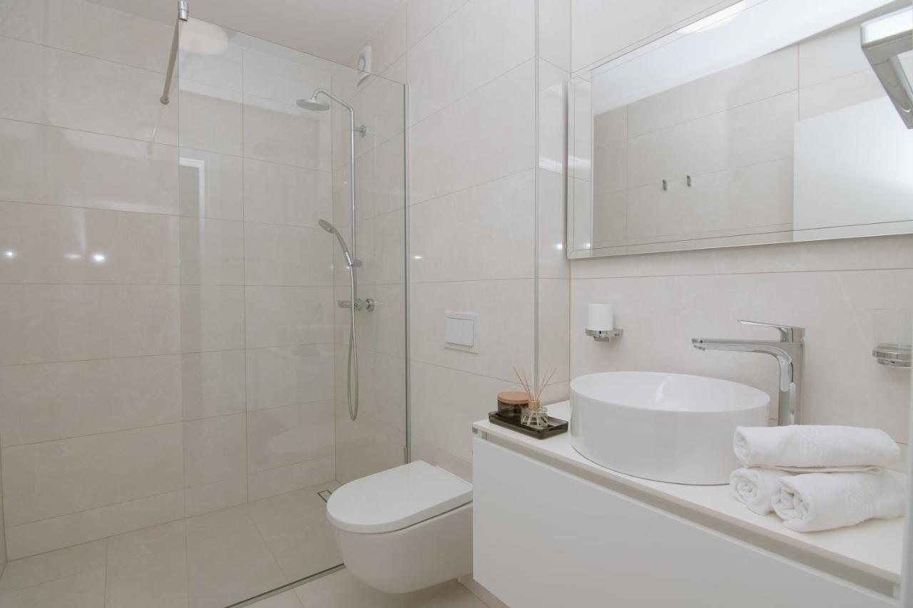 Apartments Adriatic Pearl Трогір Екстер'єр фото