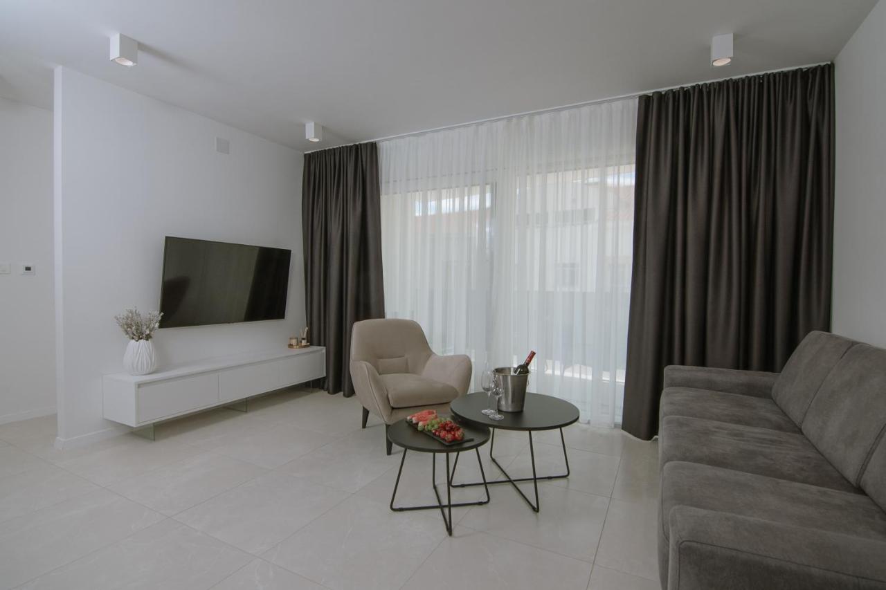 Apartments Adriatic Pearl Трогір Екстер'єр фото